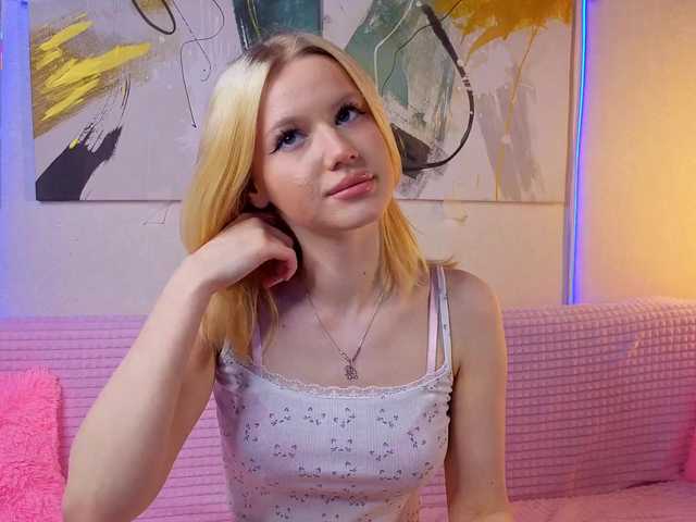 Sonyavibe's BongaCams show and profile