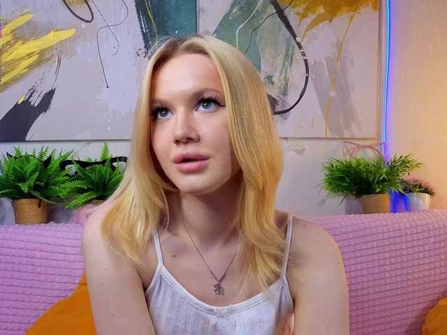 Sonyavibe's BongaCams show and profile