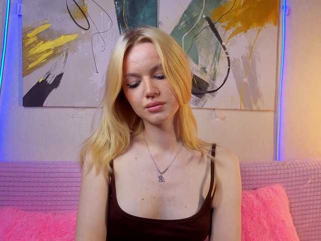 Sonyavibe's BongaCams show and profile