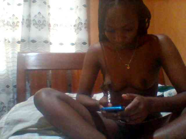 sexyyyebonyyy webcam