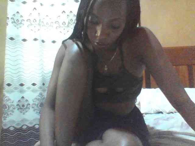 sexyyyebonyyy webcam