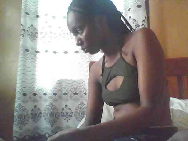 sexyyyebonyyy webcam