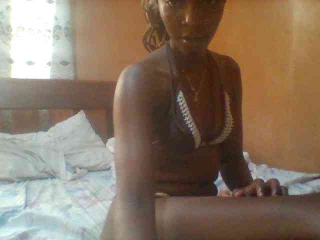 sexyyyebonyyy webcam