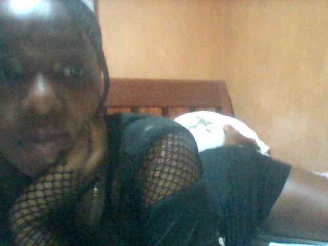 sexyyyebonyyy webcam