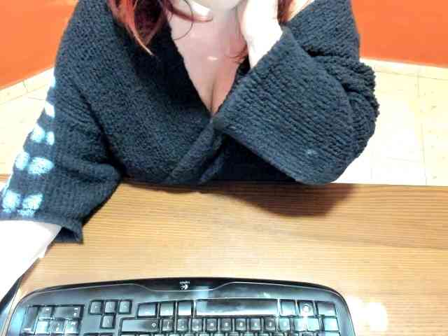 NikkiHollandxxx webcam