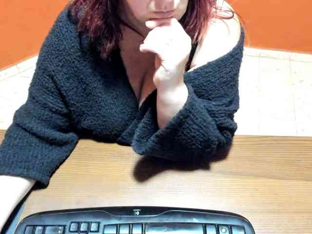 NikkiHollandxxx webcam