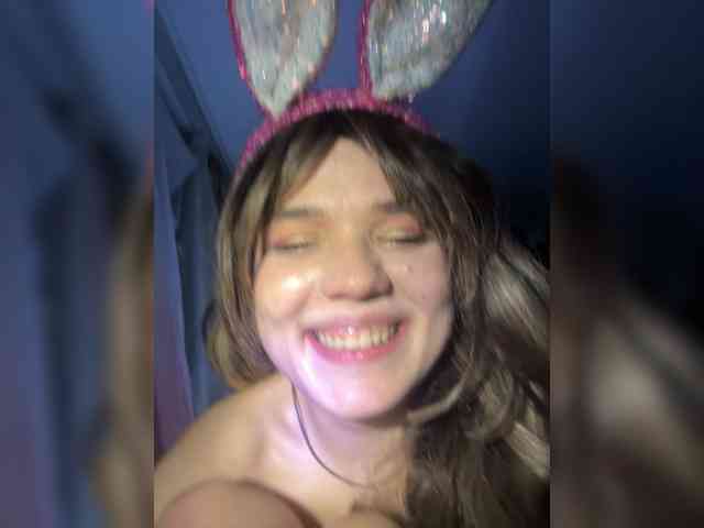 Mishaweet Live Webcam on BongaCams