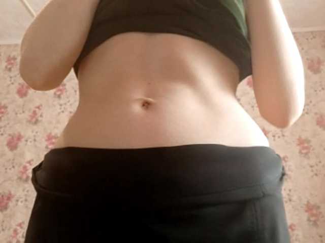 DanelleLaday broadcasting live