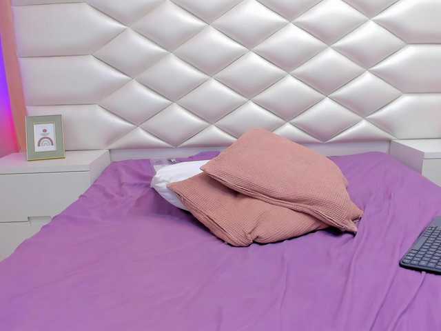 AvieRose's BongaCams show and profile