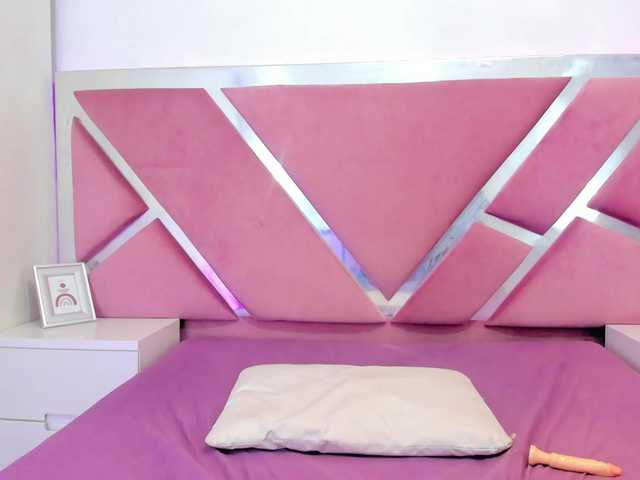 AvieRose's BongaCams show and profile