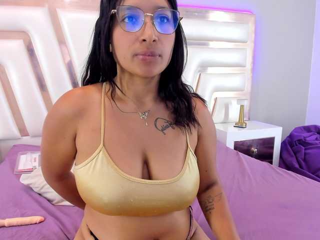 AvieRose's BongaCams show and profile