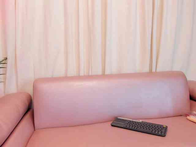 AvieRose Live Webcam on BongaCams