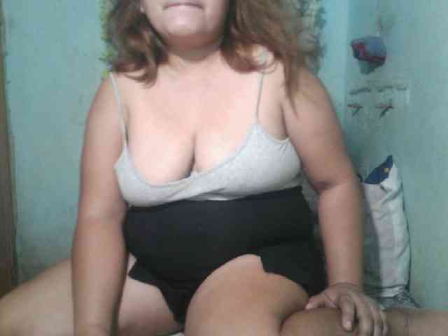 Hot-sexy-mama webcam