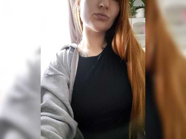 Leona13291's BongaCams show and profile