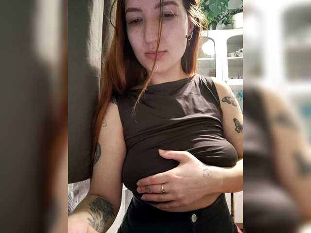 Leona13291's BongaCams show and profile