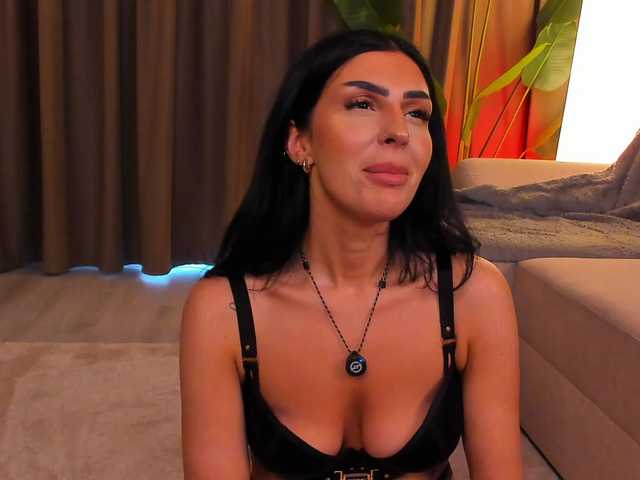 BrainyBelle live cam