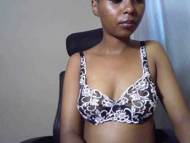 le modèle Blackass254 est en webcam porno dans un show sur le site bongacams, il possède les tags suivants: Ebony,Redhead,Hairy