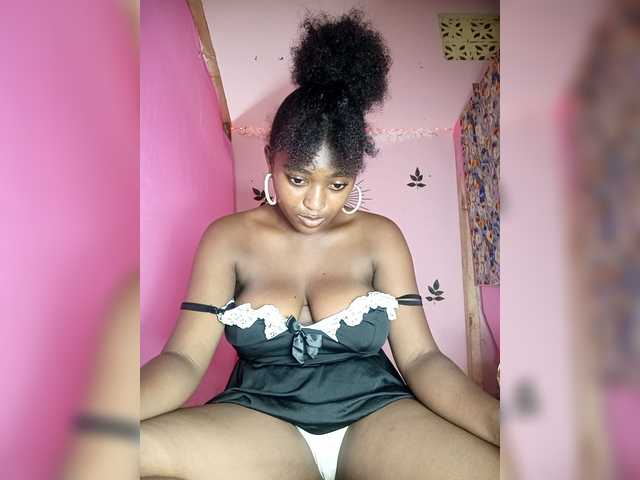 Pretty6 broadcasting live