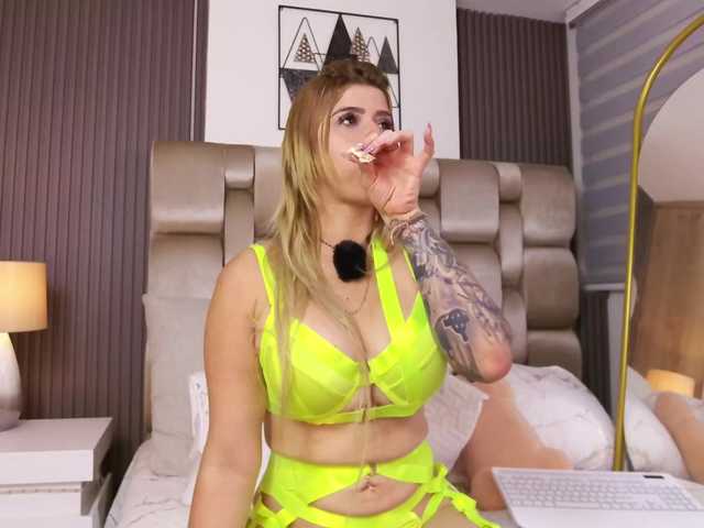 XXMILE's BongaCams show and profile