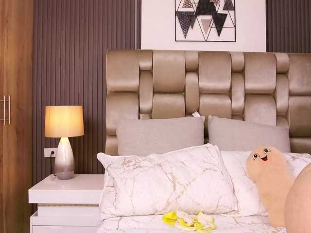 XXMILE's BongaCams show and profile