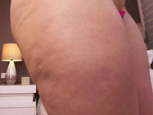 XXMILE's BongaCams show and profile