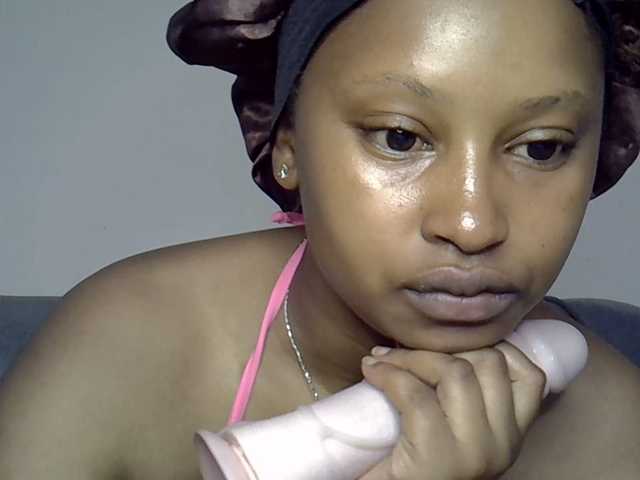 Cayvaal's BongaCams show and profile