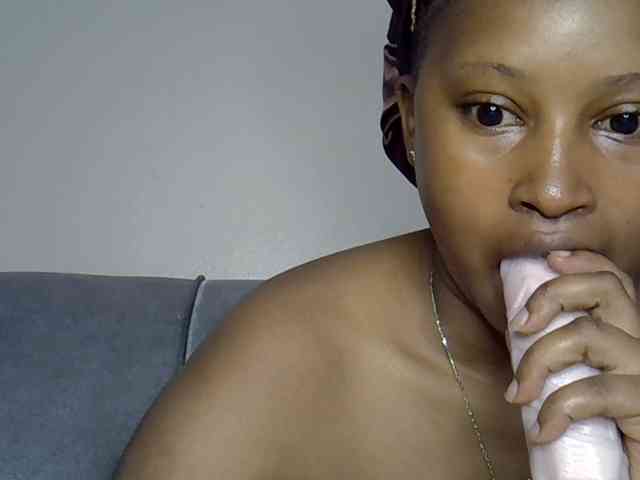 Cayvaal Live Webcam on BongaCams