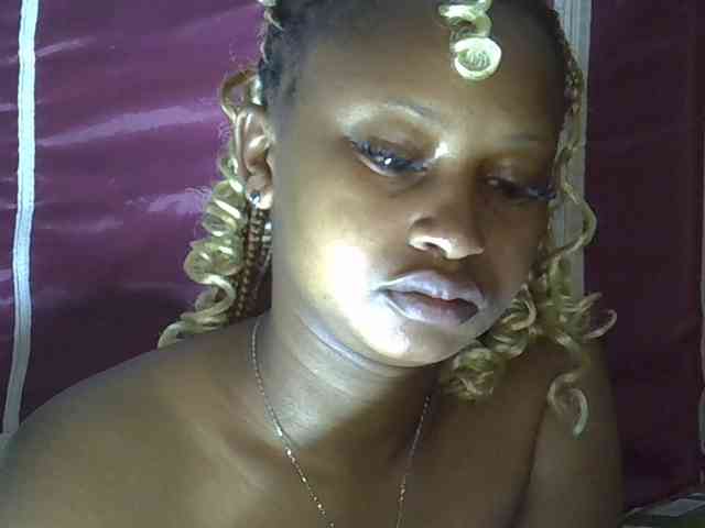 Cayvaal Live Webcam on BongaCams