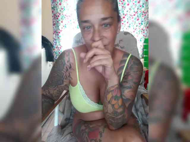 SexyTattooed07 webcam