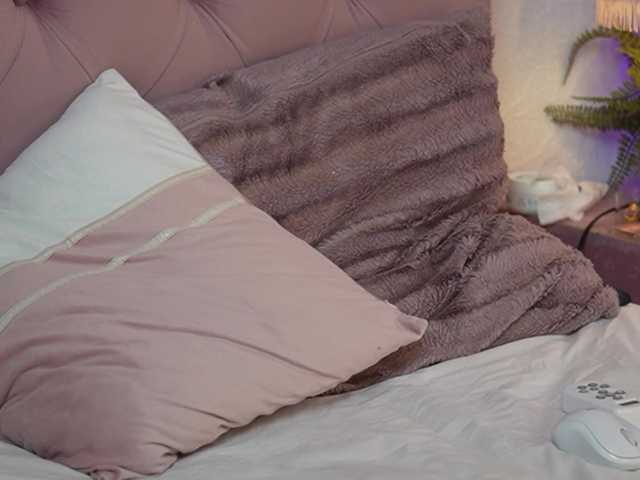 CarinaFoxy's BongaCams show and profile