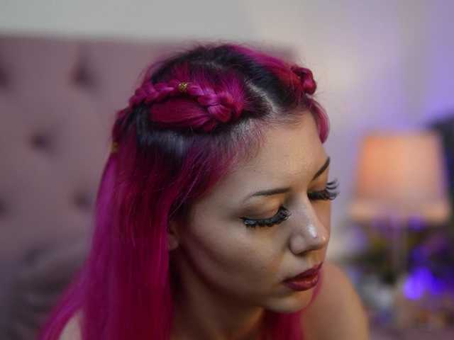 CarinaFoxy's BongaCams show and profile