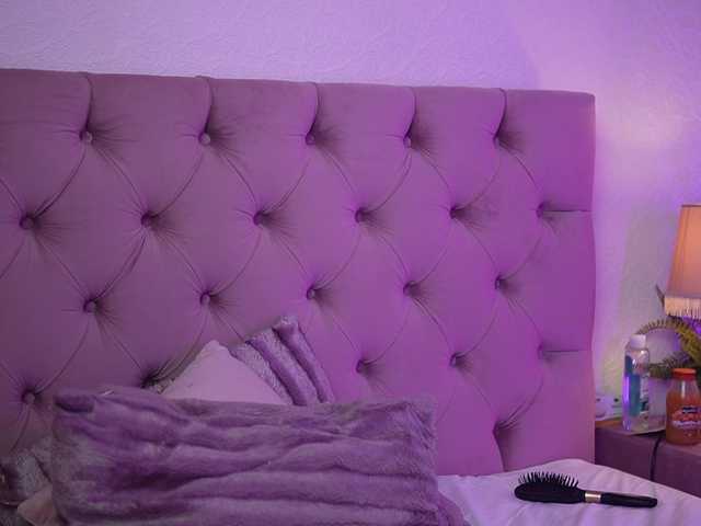 CarinaFoxy's BongaCams show and profile