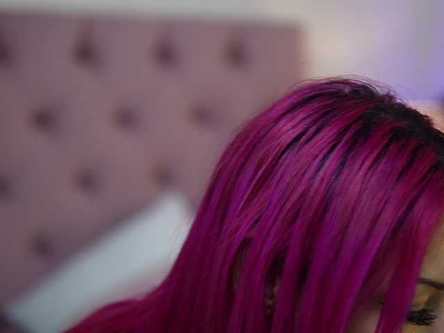 CarinaFoxy's BongaCams show and profile