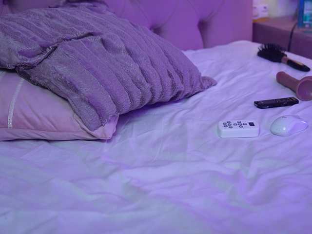 CarinaFoxy live cam profile