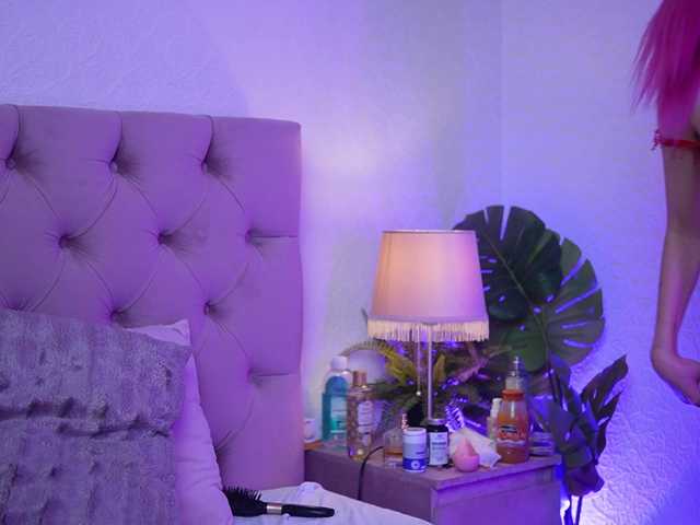 CarinaFoxy's BongaCams show and profile