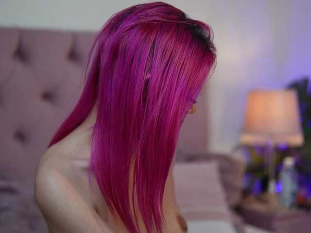 CarinaFoxy's BongaCams show and profile