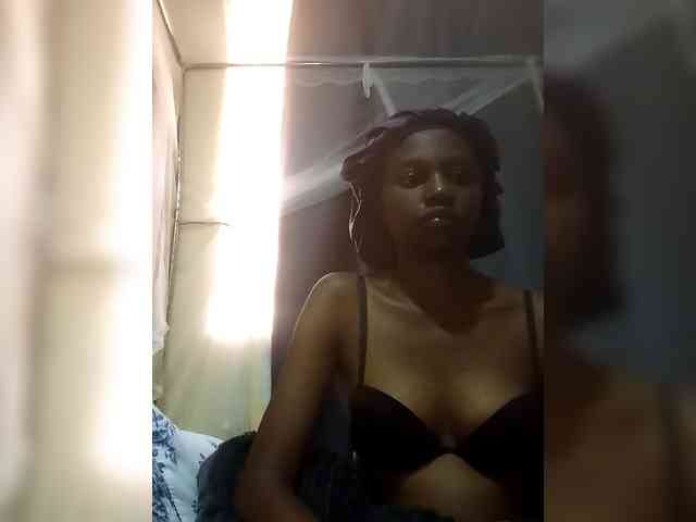 Pinkyyaffairs webcam