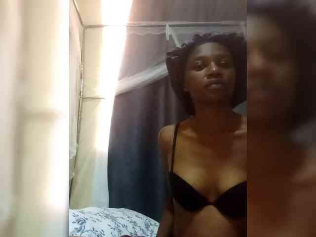 Pinkyyaffairs webcam