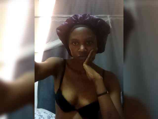 Pinkyyaffairs webcam