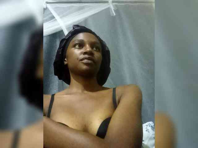 Pinkyyaffairs webcam