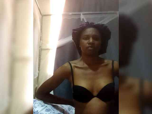 Pinkyyaffairs webcam