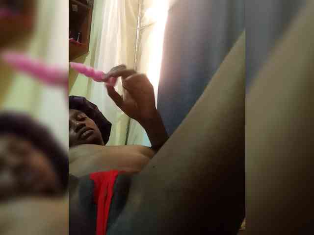 Pinkyyaffairs webcam