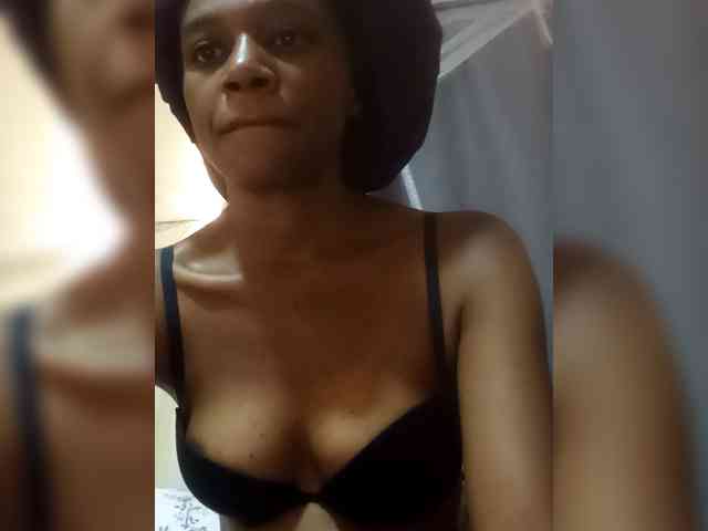 Pinkyyaffairs webcam