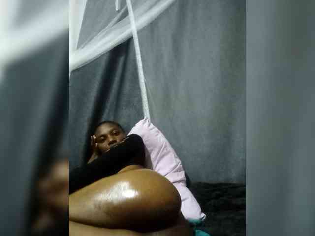 Pinkyyaffairs webcam