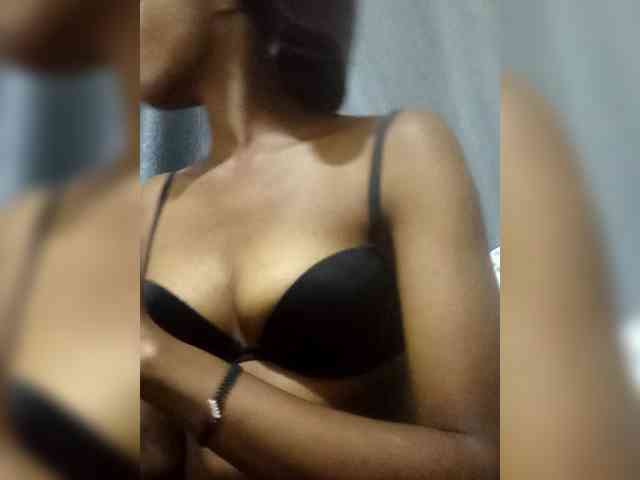 Pinkyyaffairs webcam