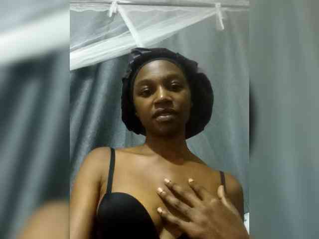 Pinkyyaffairs webcam