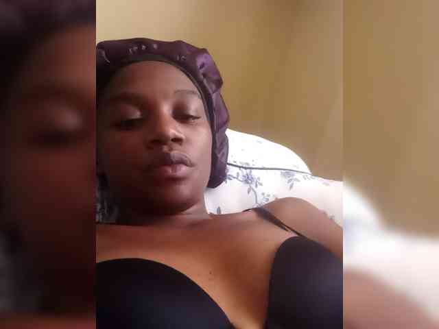 Pinkyyaffairs webcam