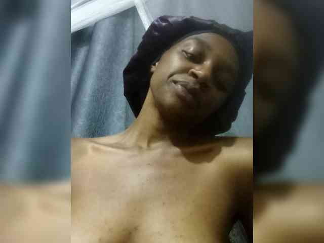 Pinkyyaffairs webcam