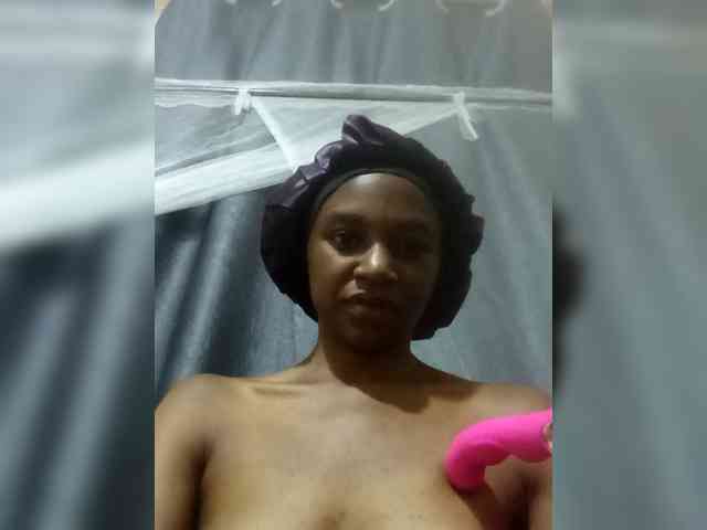 Pinkyyaffairs webcam