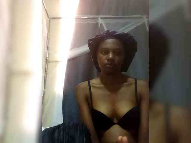 Pinkyyaffairs webcam